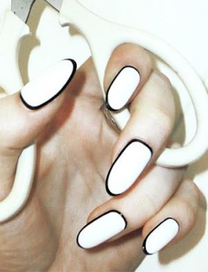 black and white outlined nails.jpg
